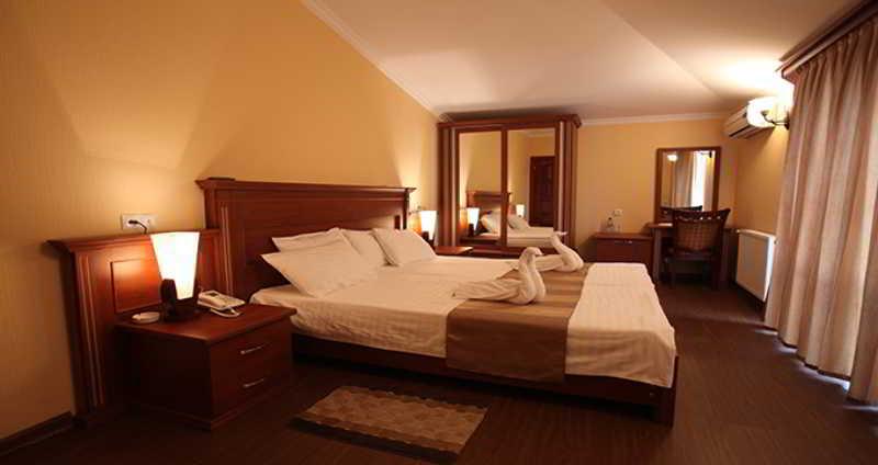 Astoria Hotel Tbilisi Esterno foto